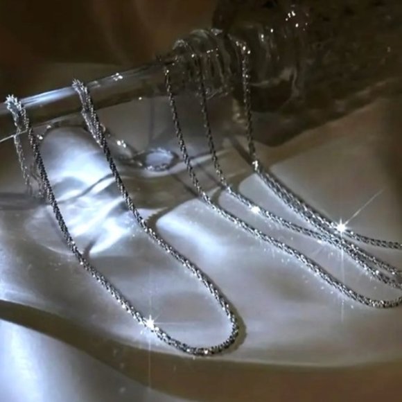 20 inch Women's Flower Top Sparkling Necklace - Picture 4 of 5